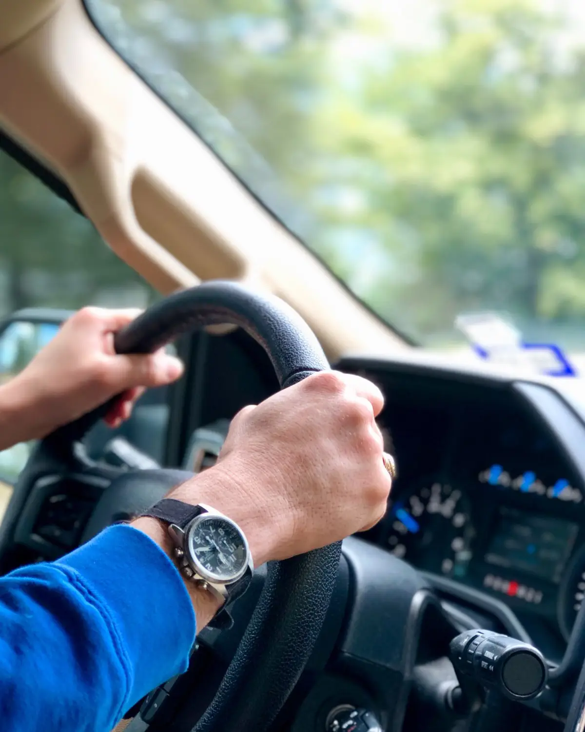 Chauffeur privé Nice : vivez l'excellence du transport haut de gamme avec Fares Driver